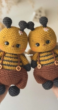 Ya Batalova - Yana Batalova - Bee - English