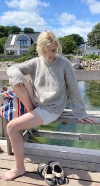 Novice Sweater Chunky Edition by Mette Wendelboe-Okkels - PetiteKnit