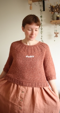 Mimungo Pullover by Teti Lutsak - English, Russian, French, German, Portuguese, Spanish