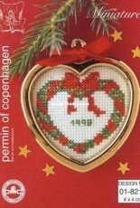 Permin 01-8216 - Christmas Ornament Heart Wreath