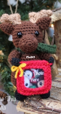 Darling Maple Designs - Sara Blake - Moose Photo Frame Ornament