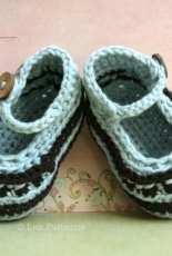 Luz Patterns- Luz Mendoza -  Unisex colourway baby booties