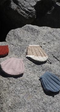 Muszelka Purse by Zofia Ratasiewicz