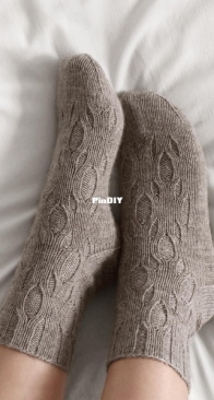 Secret Forest Socks by Svetlana Mukhametshina (dari.teplo.74) - Russian