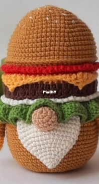 Toys Master - Lyubov Volkova - Hamburger Gnome