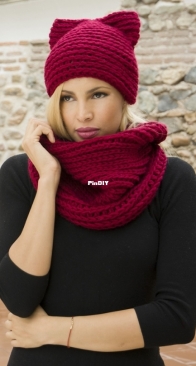 Avarus - Tsvetomira Ruskova  - The Mariam Cat Hat and The Mariam Cowl