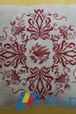 coussin avec une broderie de "couleur étoile"