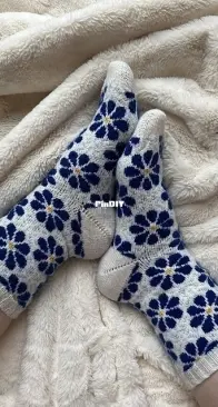 Daisy Socks by Katrin Sølvará - Solvara Knitwear