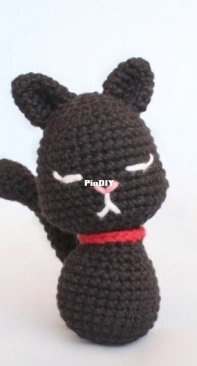 Francucci Crochet - Silvia Francucci - Cheeky the black Cat