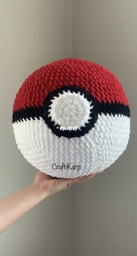 Crafti Karp - CraftiKarp - Annie Tsai/Annie Kuo - Pokeball Amigurumi