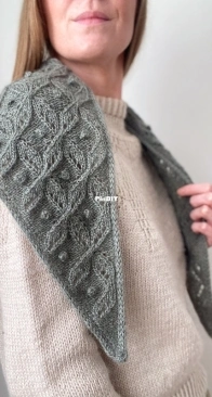 Daisy Chain Scarf by Annabel Williams - Free