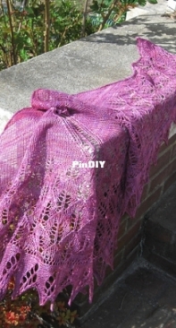 Wast Side Shawl - Gudrun Johnston - The Shetland Trader