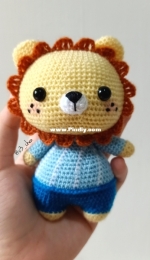 Amigurumi lion