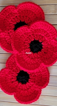 Oombawka Design - Rhondda Mol - Poppy - Free