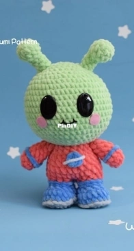 WooliGT /Wooli Amigurumis - Paola Arevalo - Alie the Little Alien