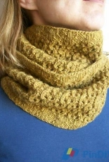 Hourglass Cowl by Leslie Weber -Free