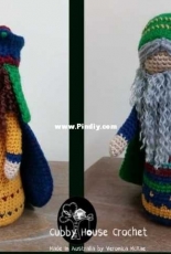 Cubby House Crochet-Veronica McRae-Wise man standing Frankincense and Myrrh-Free