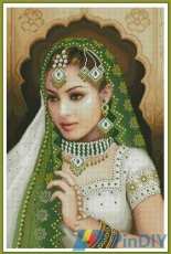 Solaria Gallery - Eastern Beauty in Green