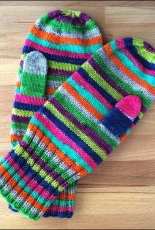 Matchy MisMatchy Mittens by Julia Vesper