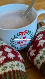 Poinsettia wrist warmers by Hilly Knits-English,Dutch-Free