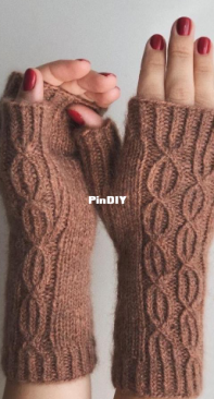 Gooseberry Mitts - Maria Tarasova
