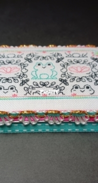 Blackwork Frog on Altoid Tin - Trunky Stitches