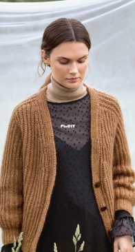 Favourite Cardigan by Olaug Beate Bjelland - Sandnes 2011, DIY - Free