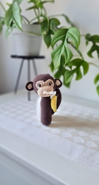 Virkat by By - Lizette - Rattle Monkey - Skallra Apa - Swedish - Free