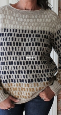 Graphic sweater by Sanne Bjerregaard (Fjalland) - Russian Translated