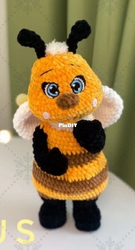 Evgenia knitted toys - Evgenia Gavrilova - Евгения Гаврилова - Bee - Пчелка - Russian