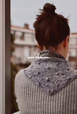 Suffragette City Cowl by Soraya García - English & Spanish