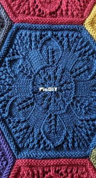 Blooming hexagon motif - Dawn Cottone