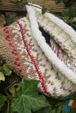 Woolly Snowflakes Cowl by Sylvia Leake