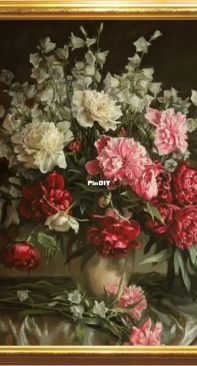 7 Elephants 101 - Bouquet of Peonies