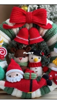 RNata - Natalia Ruzanova - Christmas Wreath with Reindeer, Snowman, Santa and Ornaments