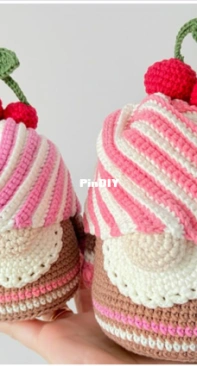 Happy Dolls Handmade - Lucy Magic Pattern - Julia /Kate - Negovorina - Cupcake Gnome - Gnomo Cupcake - Italian - Translated
