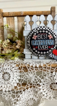 Stitching With The Housewives - Family Roundabouts - Best Family Ever