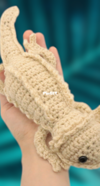 Stringy Ding Ding - Olive - Bearded Dragon Amigurumi - Free