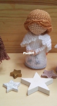 Blue Yarn Crochet - Enikő Karádi-Héder - Christmas Angel - Karácsonyi Angyalka - English and Hungarian