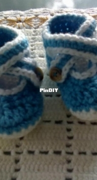 Isaacs blue shoes