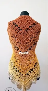 WiedzMatki - Katarzyna Dmuchowska - Jutrzenka shawl - Polish