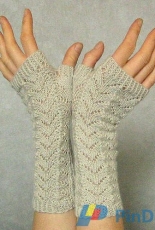 Fishtail Wristwarmers by Alexandra Brinck -Free