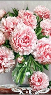 EstE 215 -  Peonies in a Glass Vase