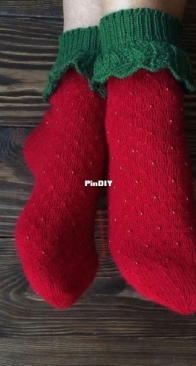 Very Berry Socks | Strawberry - Julia Kononova - Russian