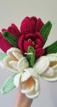 Crochet Red and White Tulip Bouquet