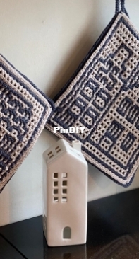 Astrid Schandy - Astrids two potholders - Dutch