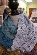 Grandifoli-oli-a Neck by Vickie Hartog
