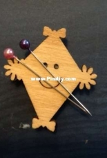 Kite needleminder