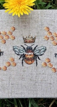 NewLeafCraft-  The Bee Kingdom by Yulia Martynenko