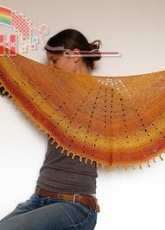 dunkelgrün designs-Sunray Shawl by by Anna Véron-English,German,Italian-Free